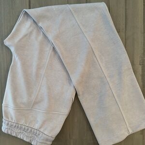 Women’s Lululemon Light Gray Softstreme High Rise Pants size 8 30” inseam
